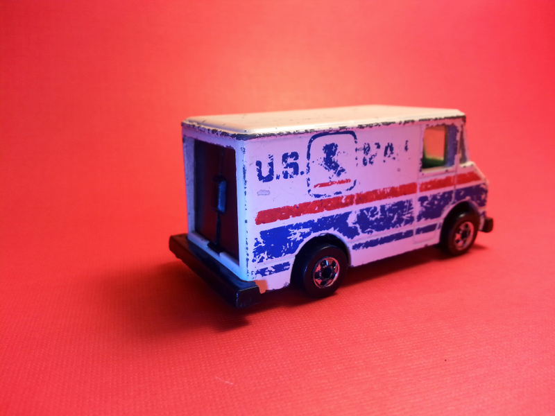 Illustration for article titled Vintage Hot Wheels: US Postal Van (1976) and Chevy Truck